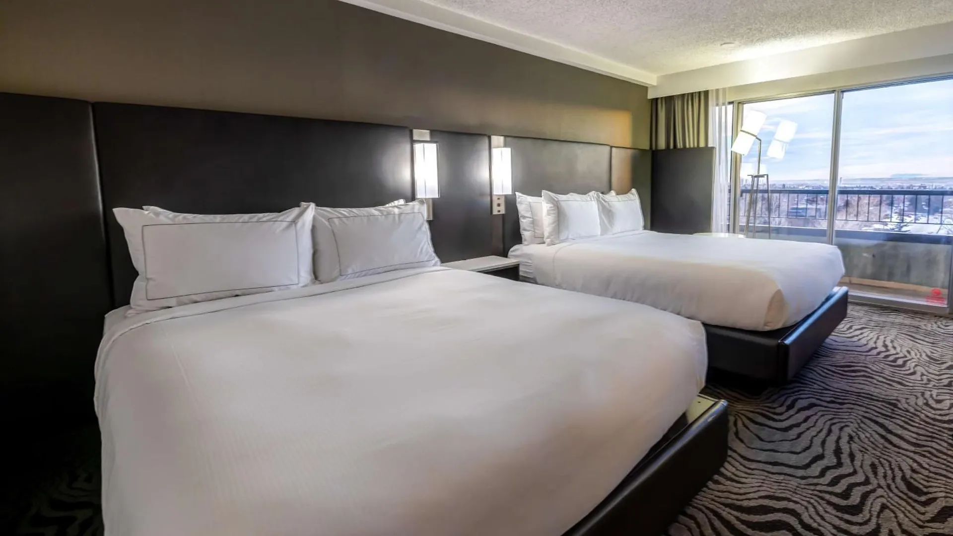 Doubletree By Hilton Calgary North Hotel