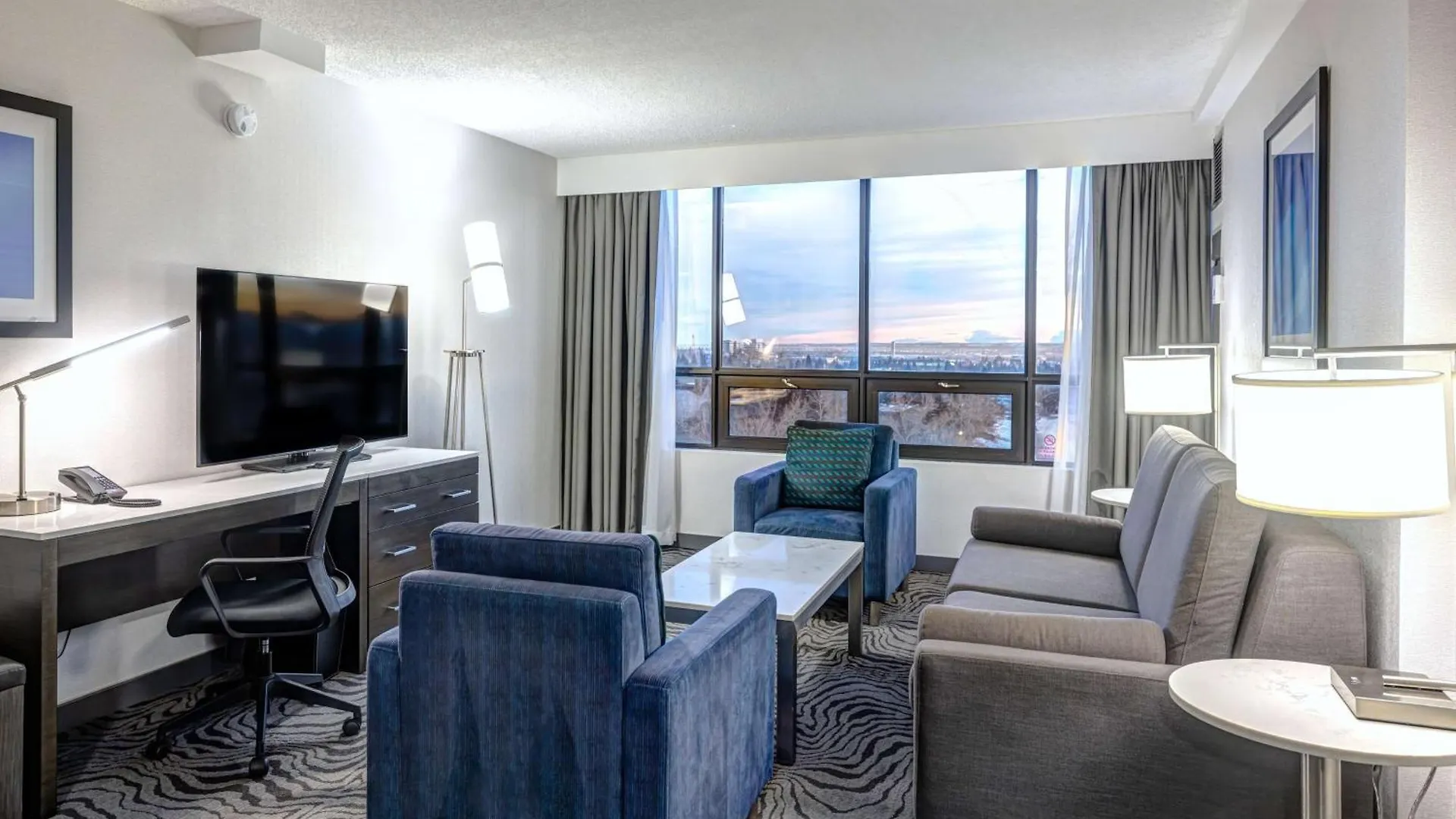 Doubletree By Hilton Calgary North Hotel